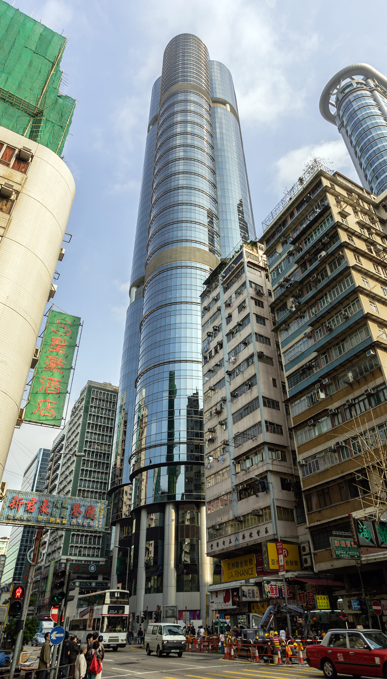 Langham Place Office Tower, Hong Kong - View from the west. © Mathias Beinling